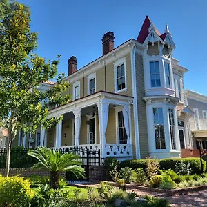 thomas-weihs-haus.top-hotels-in-savannah.com/